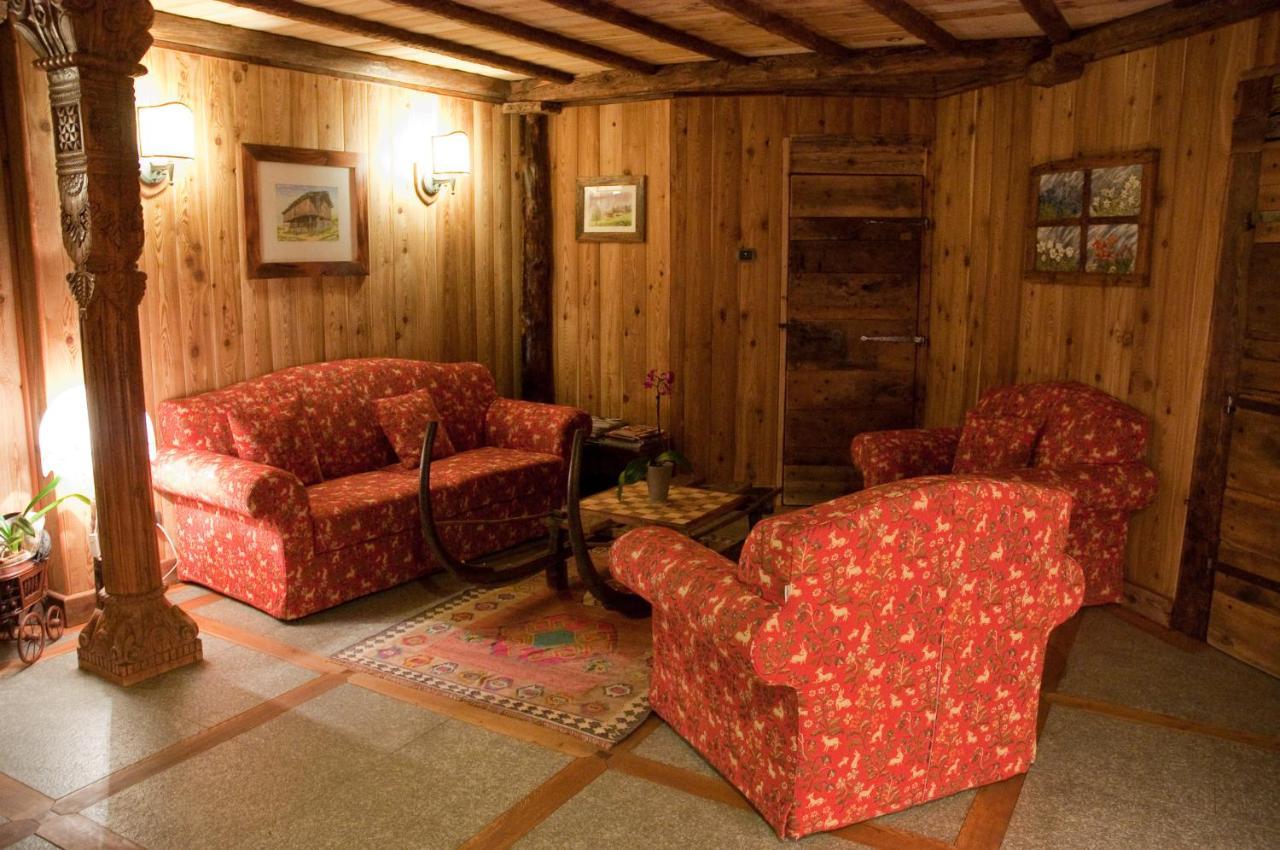 La Torretta Hotel Challand-Saint-Anselme Exteriör bild