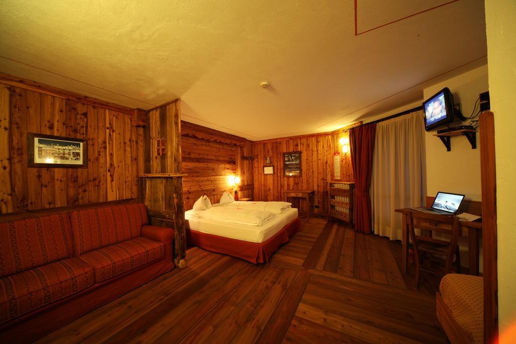 La Torretta Hotel Challand-Saint-Anselme Exteriör bild