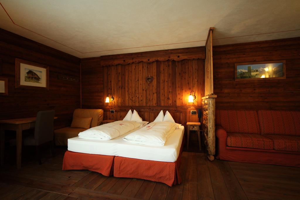 La Torretta Hotel Challand-Saint-Anselme Exteriör bild