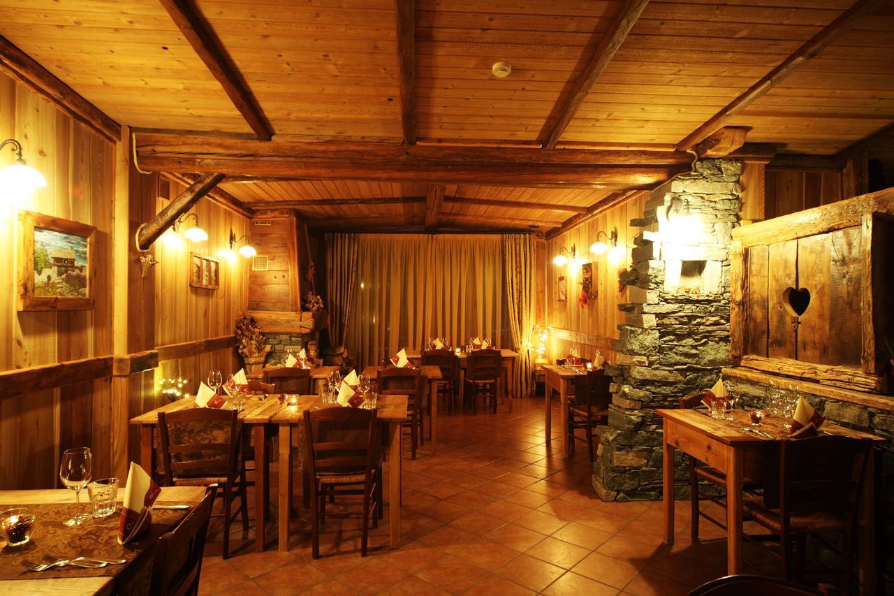 La Torretta Hotel Challand-Saint-Anselme Exteriör bild
